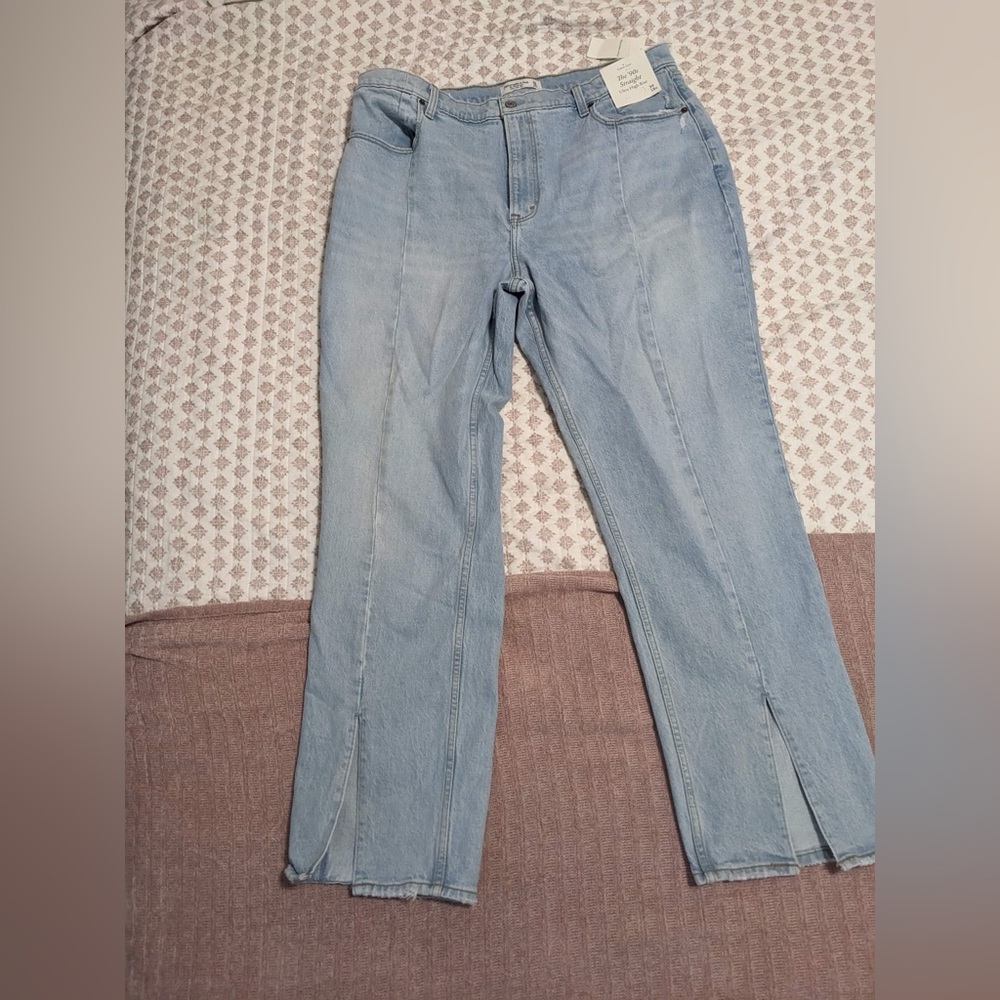Abercrombie Curve Love Ultra High Rise 90s Straight Jean